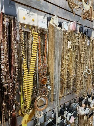 HUGE JEWELRY LIQUIDATION BULK LOTS - NEW OVERSTOCK 500pc LOT