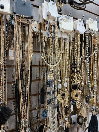 HUGE JEWELRY LIQUIDATION BULK LOTS - NEW OVERSTOCK 500pc LOT
