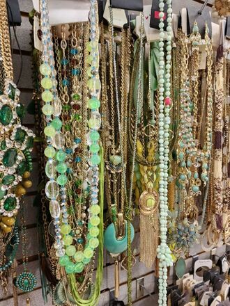 HUGE JEWELRY LIQUIDATION BULK LOTS - NEW OVERSTOCK 500pc LOT