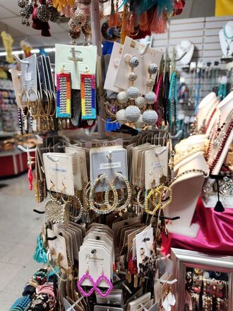 HUGE JEWELRY LIQUIDATION BULK LOTS - NEW OVERSTOCK 500pc LOT