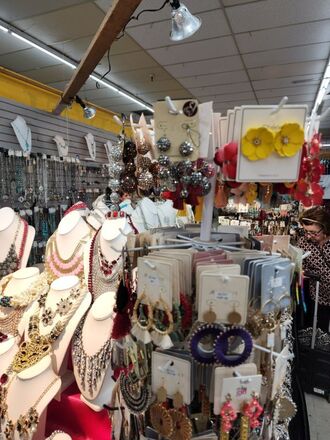 HUGE JEWELRY LIQUIDATION BULK LOTS - NEW OVERSTOCK 500pc LOT