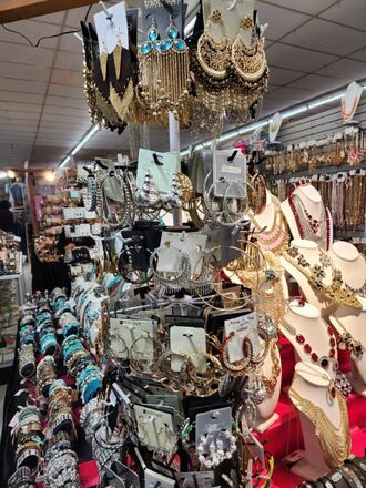 HUGE JEWELRY LIQUIDATION BULK LOTS - NEW OVERSTOCK 500pc LOT