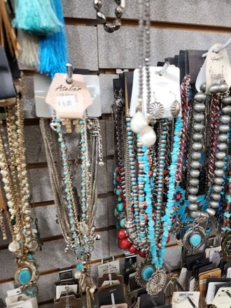 HUGE JEWELRY LIQUIDATION BULK LOTS - NEW OVERSTOCK 500pc LOT