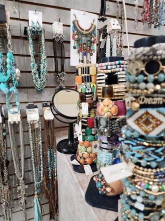 HUGE JEWELRY LIQUIDATION BULK LOTS - NEW OVERSTOCK 500pc LOT