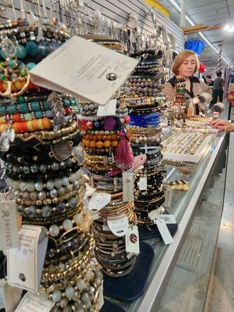 HUGE JEWELRY LIQUIDATION BULK LOTS - NEW OVERSTOCK 500pc LOT