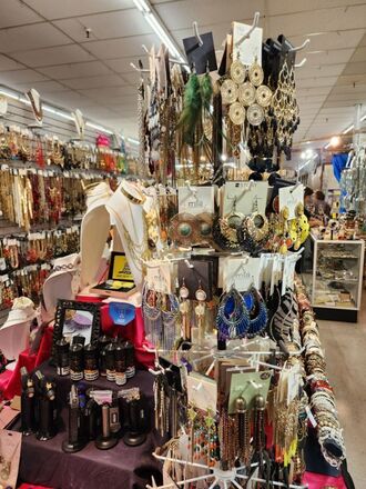 HUGE JEWELRY LIQUIDATION BULK LOTS - NEW OVERSTOCK 500pc LOT