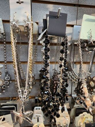 HUGE JEWELRY LIQUIDATION BULK LOTS - NEW OVERSTOCK 500pc LOT