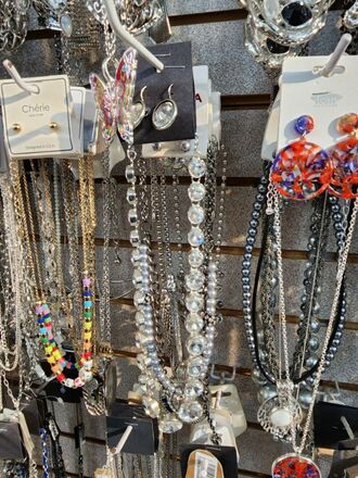 HUGE JEWELRY LIQUIDATION BULK LOTS - NEW OVERSTOCK 500pc LOT