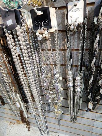 HUGE JEWELRY LIQUIDATION BULK LOTS - NEW OVERSTOCK 500pc LOT