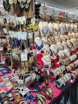 HUGE JEWELRY LIQUIDATION BULK LOTS - NEW OVERSTOCK 500pc LOT