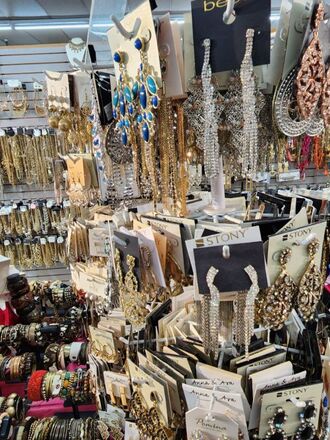 HUGE JEWELRY LIQUIDATION BULK LOTS - NEW OVERSTOCK 500pc LOT