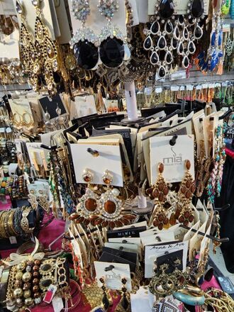 HUGE JEWELRY LIQUIDATION BULK LOTS - NEW OVERSTOCK 500pc LOT
