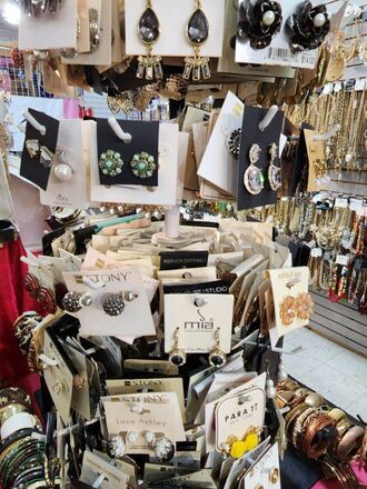 HUGE JEWELRY LIQUIDATION BULK LOTS - NEW OVERSTOCK 500pc LOT