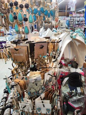 HUGE JEWELRY LIQUIDATION BULK LOTS - NEW OVERSTOCK 500pc LOT