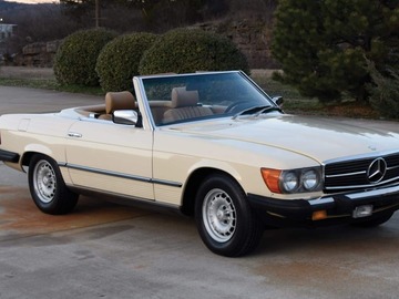 Hourly Rental: Mercedes Roadster with hard and soft top
