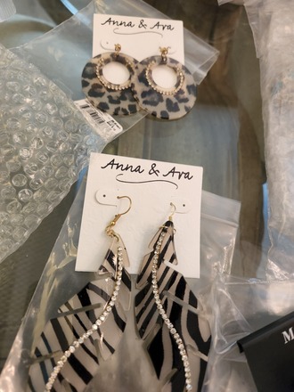 200 pcs mixed fashion jewelry !!!