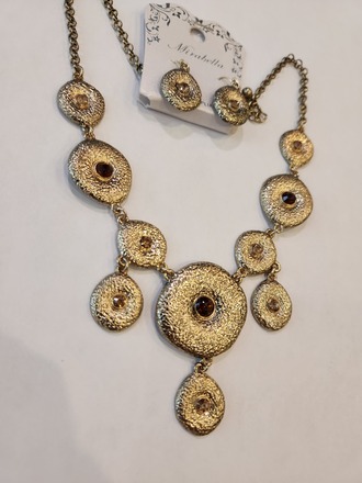 30 High End Boutique Statement Necklaces