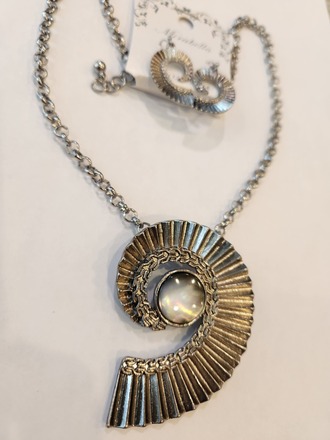 30 High End Boutique Statement Necklaces
