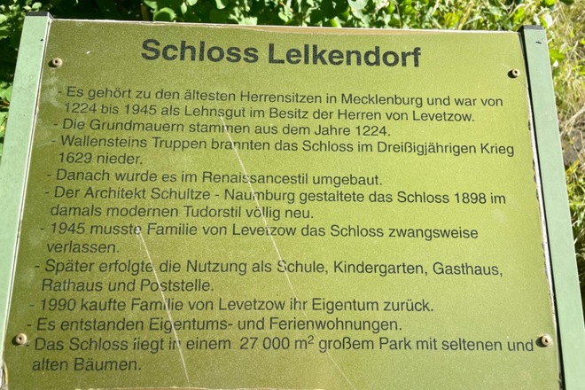 MV: 2-Zi.-Aptm in einem Schloss im Tausch Berlin/MeckPomm/BB