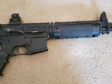 Selling: M4, no stock, battery in foregrip