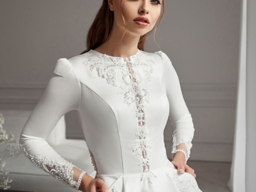 Myydään (Yksityinen): Käyttämätön käsintehty satiininen häämekko (KatrinFAVORBoutique)