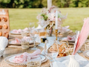 Offering with online payment: Luxury Dining Picnic Experience 