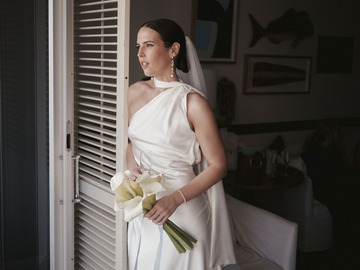 Selling: Helen English bespoke wedding dress