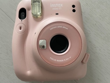 Myydään (Yksityinen): Instax mini 11 vaaleanpunainen