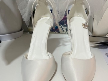 Selling: Billini white satin and tulle heels - size 7