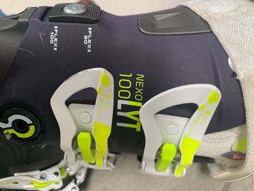 Selling Now: Ladies’ or girls’ ski boots