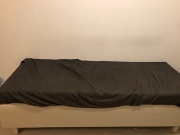 Selling: Bed