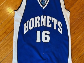 Selling with online payment: H Hornets Jersey (Size 14)