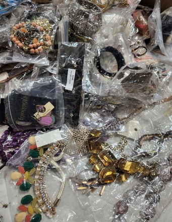 HIGH END BOUTIQUE JEWELRY 500pcs - BEST STYLES - FRESH NEW INVENT