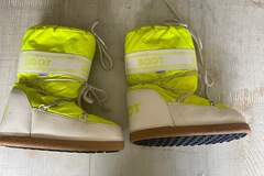 Winter sports: Rodeo Vintage 80s Moon Boots  