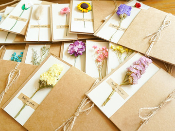 Buy Now: Kraft Paper Dried Flower Greeting Card for Mother's Day - 300 pcs
