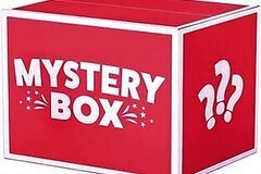 Comprar ahora: Mystery Box With 5 Items Of ready To Sell Merchandise!