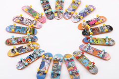 Comprar ahora: Alloy skateboard mini finger skateboard toy - 300 pcs