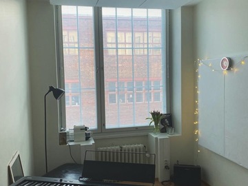 Renting out: Singing studio/rehearsing space/teaching space