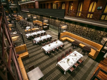 Book a table: A luxurious dining experience in Melbourne while working!