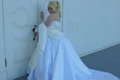 Selling with online payment: Lunafreya Wedding Dress