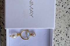 Selling: Toni may earrings 