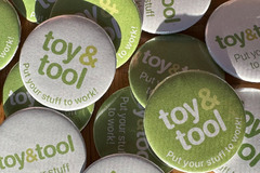 Renting out with online payment: Button Maker