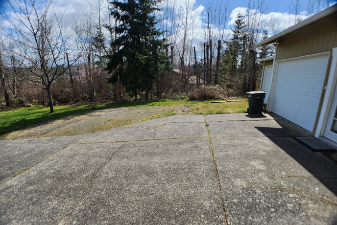 Bellingham WA, 12 Min To Airport! Private Drive, 24/7 Security.