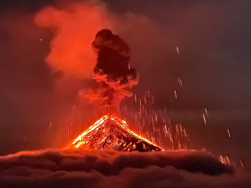 Réserver (avec paiement en ligne): La Route des Laves - Volcans actifs du Guatemala