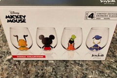 Selling with online payment: Mickey Squad Wine Glasses