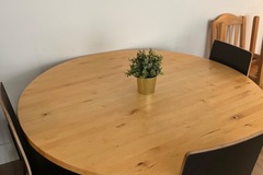 Individual Seller: Gorgeous Wooden Dining Table 