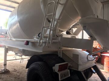 En alquiler: SEMIRREMOLQUE MIXER 6 M3