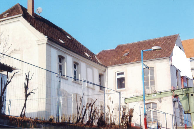 Freistehendes Gewerbe- Wohnhaus, Sanierungsbedürftig, Denkmal