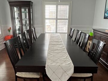 Individual Seller: Dining Room Set (Beautiful Real Wood, 10 seats)