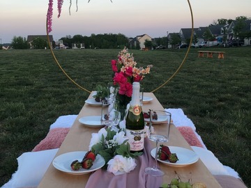 Offering with online payment: Luxury Garden Party Picnic